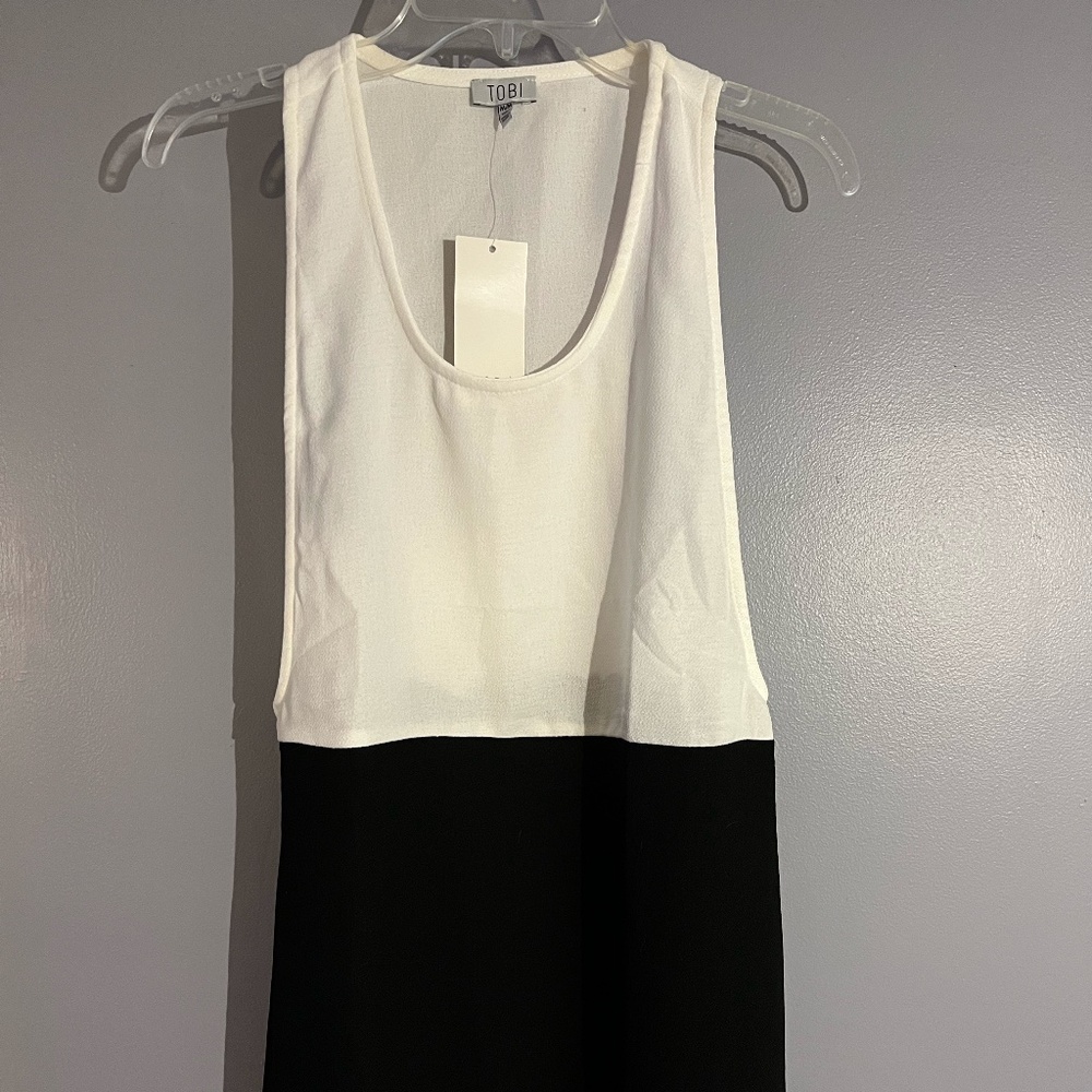TOBI Ivory/Black Colorblock Short Sleeveless Dress NWT (Size M)